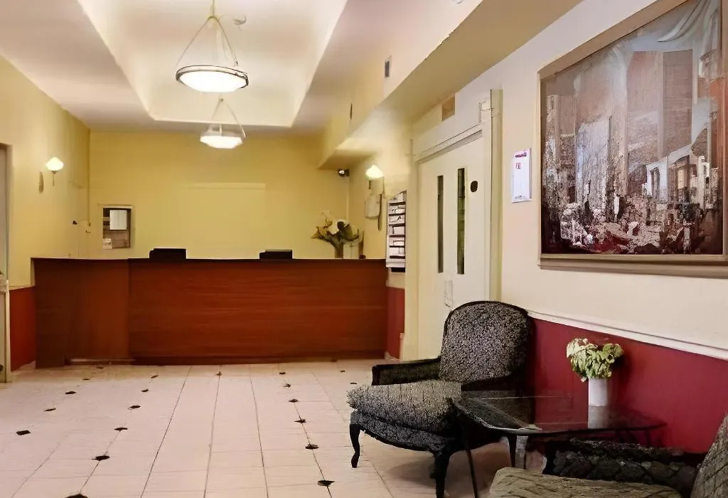 Howard Johnson By Wyndham Toronto Downtown West-1